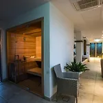 호텔 Lido Degli Spagnoli Wellness & 4*
