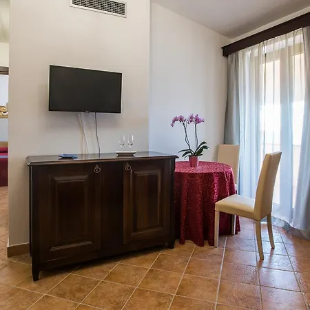 Lido Degli Spagnoli Wellness & Отель