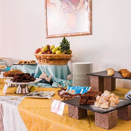 Lido Degli Spagnoli Wellness & מלון פורטוסקוזו